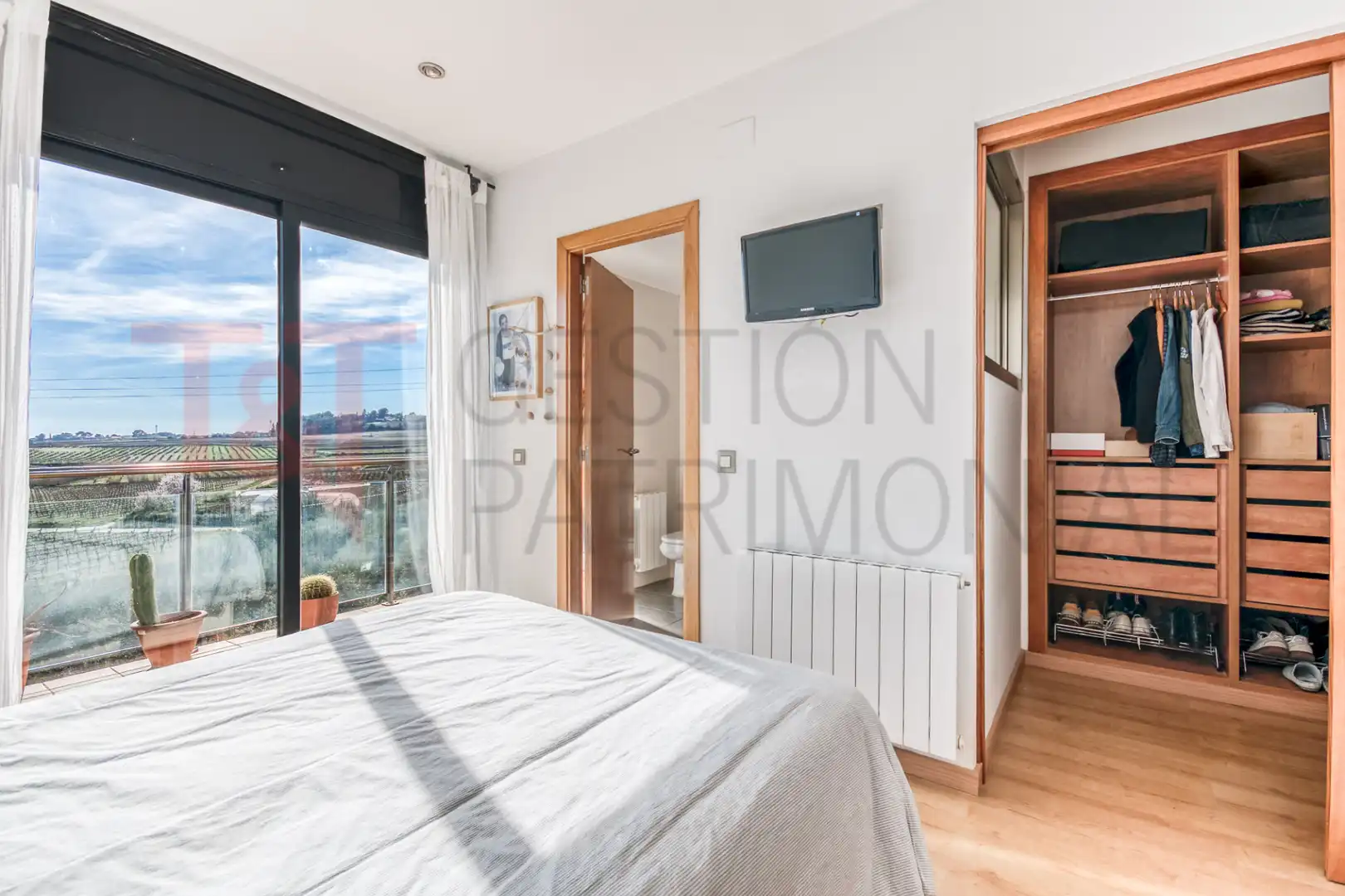 Habitación de Casa adosada en venta en Castellet i la Gornal con Calefacción, Terraza y Horno