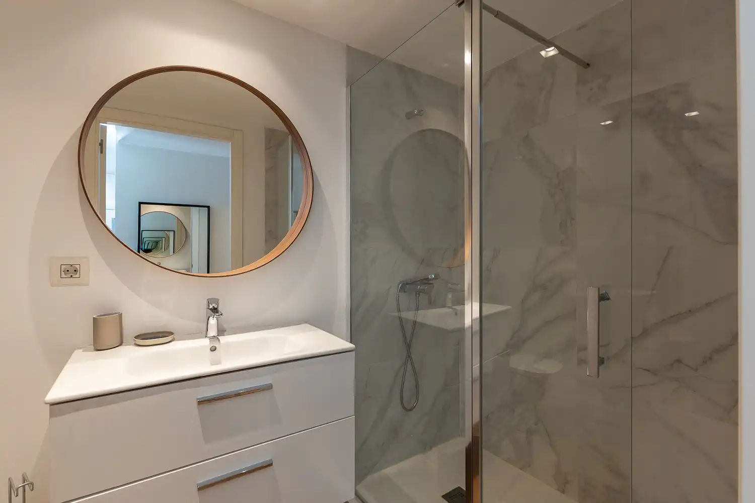 Baño de Piso de alquiler en Valencia con Aire acondicionado, Calefacción y Jardín privado