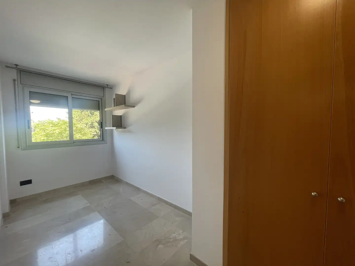 Dormitori de Pis de lloguer en Girona amb Aire condicionat i Calefacció