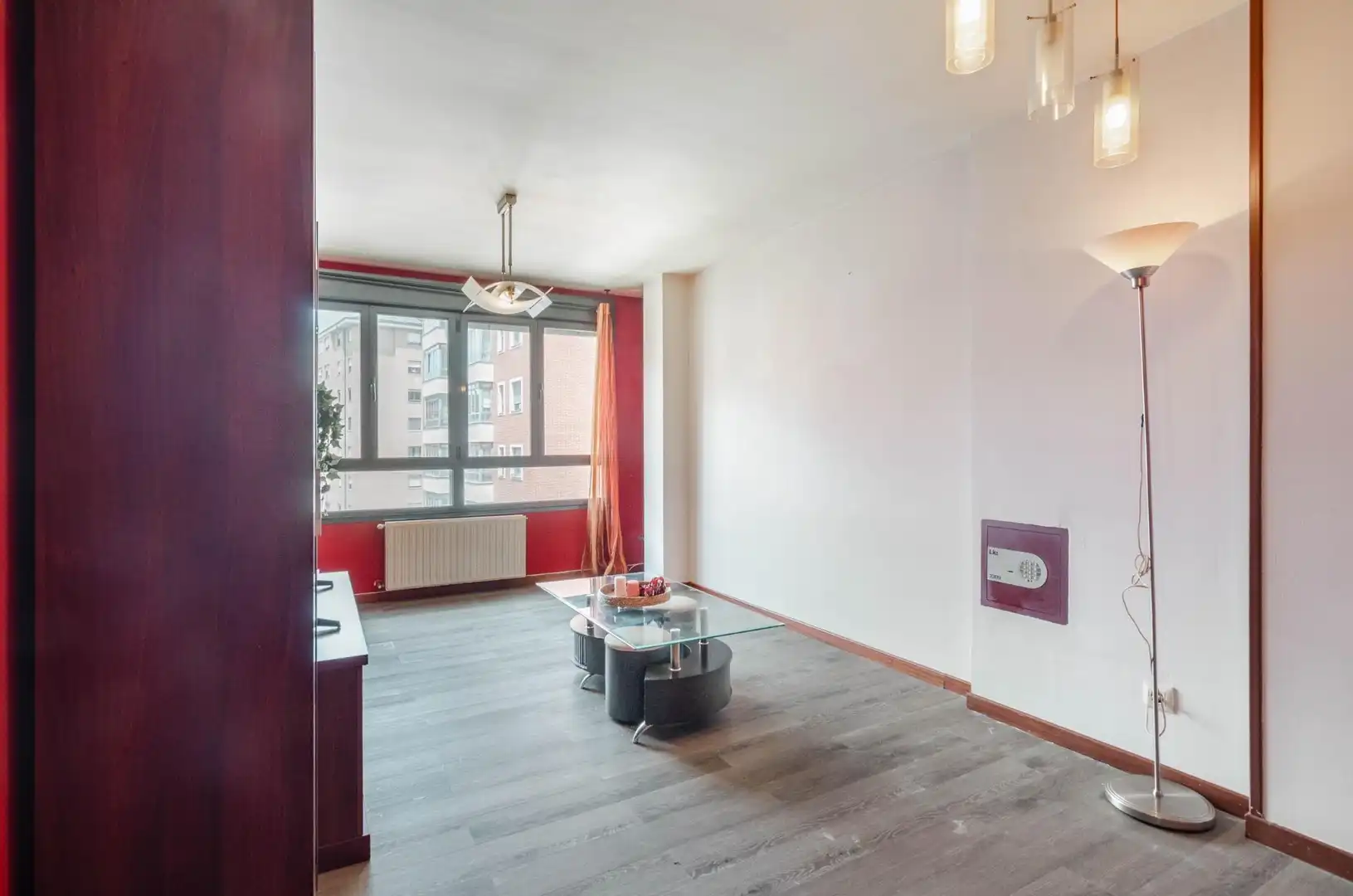 Sala d'estar de Pis en venda en Oviedo  amb Calefacció i Traster