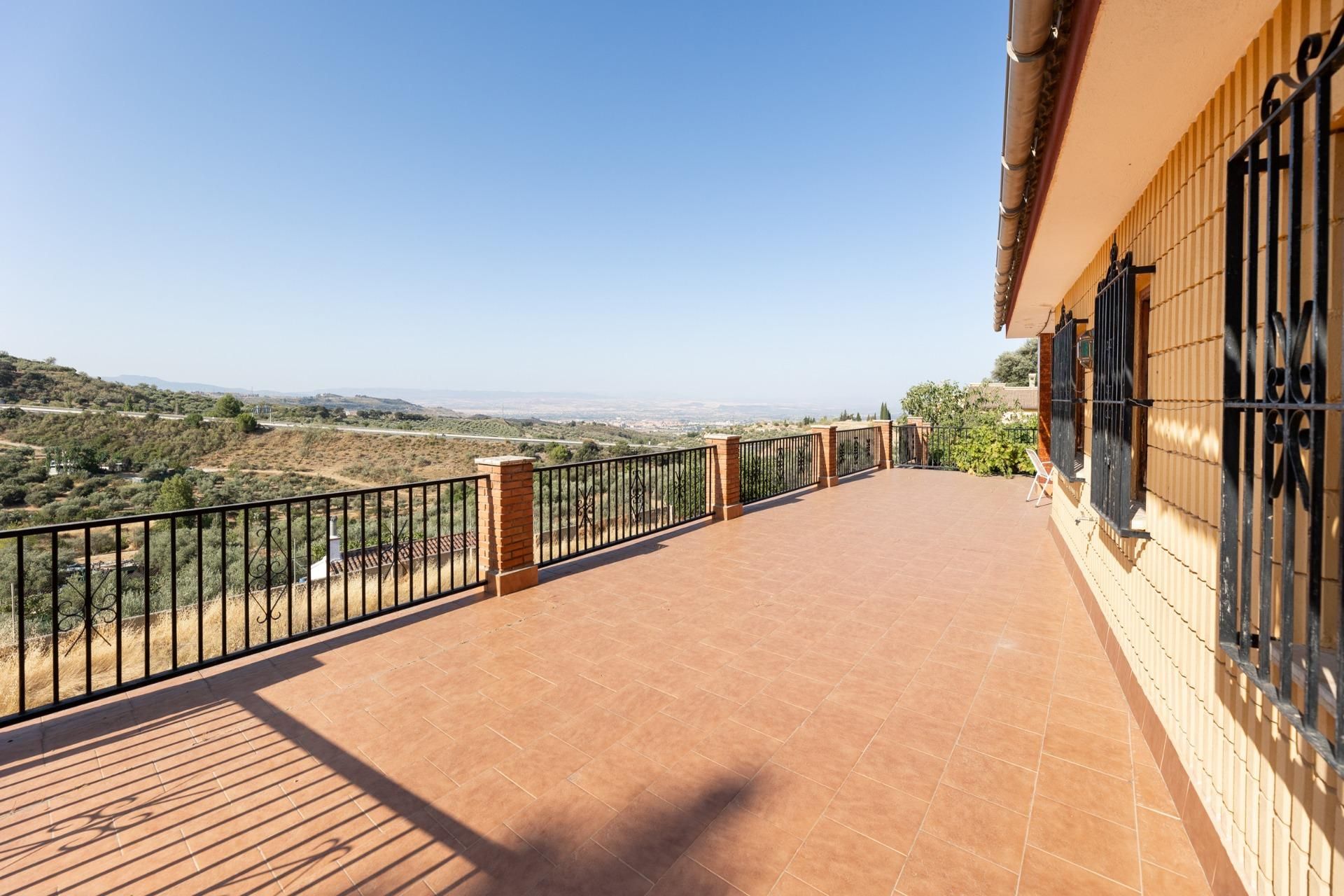 Terrassa de Casa o xalet en venda en Alfacar amb Calefacció, Jardí privat i Terrassa