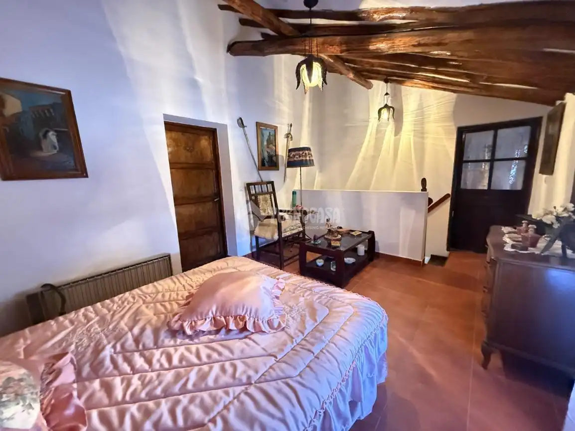 Habitación de Casa adosada en venta en Lucillos con Aire acondicionado y Calefacción