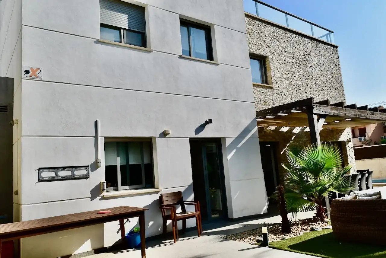 Vista exterior de Casa o chalet en venta en L'Alfàs del Pi con Aire acondicionado, Calefacción y Terraza