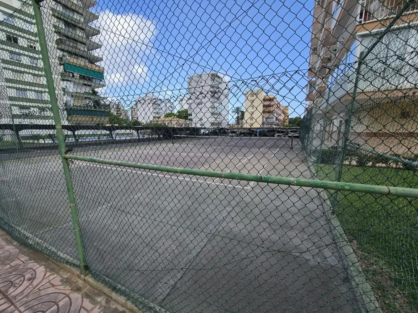 Parking de Apartamento de alquiler en Benicasim / Benicàssim con Terraza y Amueblado
