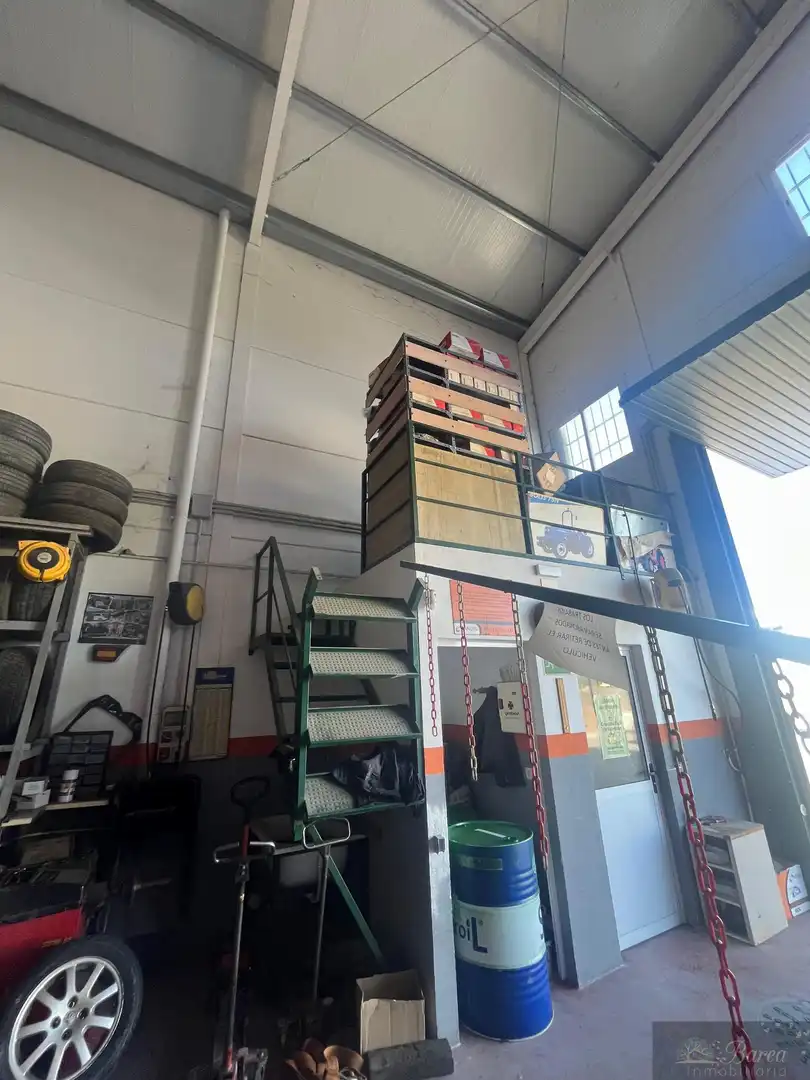 Nau industrial en venda en Iznájar