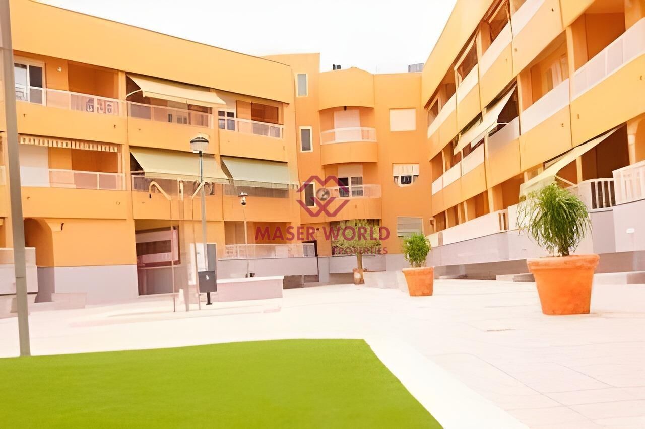 Vista exterior de Planta baixa en venda en San Pedro del Pinatar amb Aire condicionat, Calefacció i Jardí privat