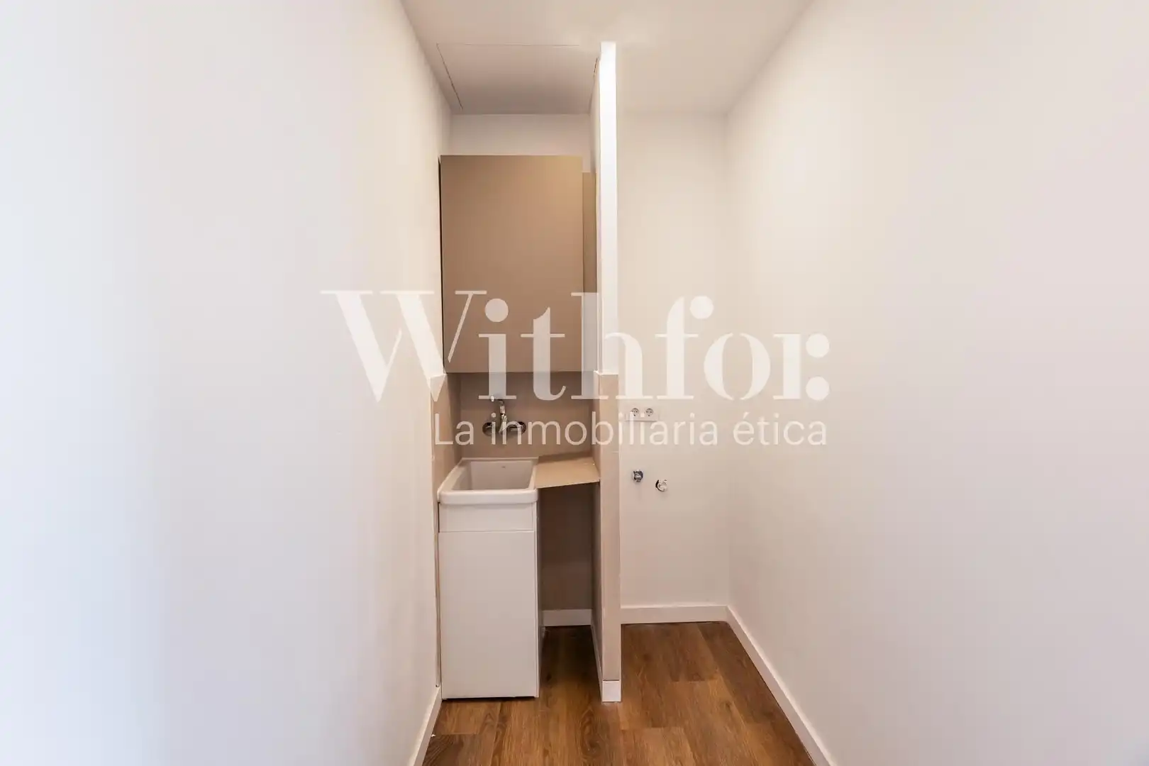 Appartamento con terrazza in affitto a Carrer de València, imagen 18