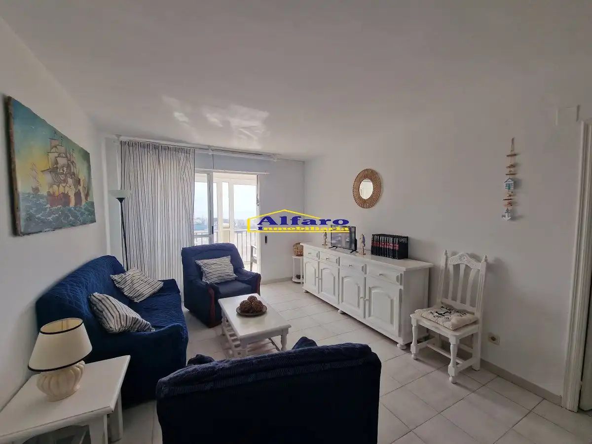 Sala de estar de Piso en venta en Almonte con Terraza, Balcón y Piscina comunitaria