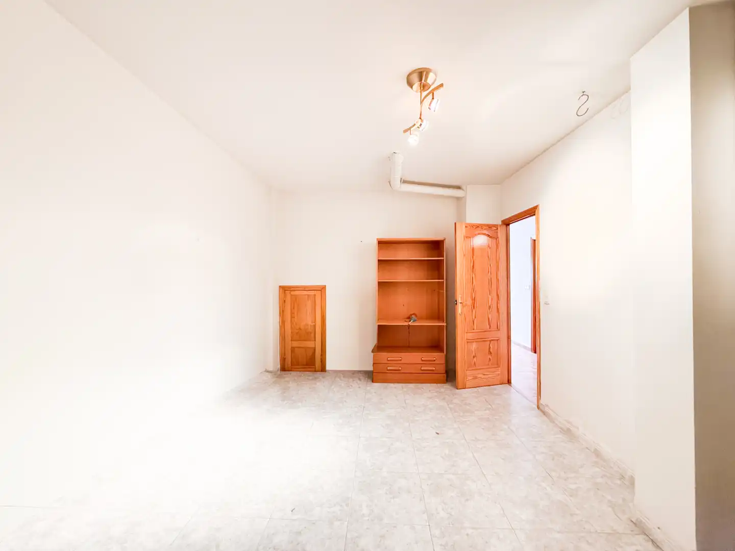 Einfamilien-Reihenhaus zum Verkauf in Baza mit Klimaanlage, Heizung und Terrasse
