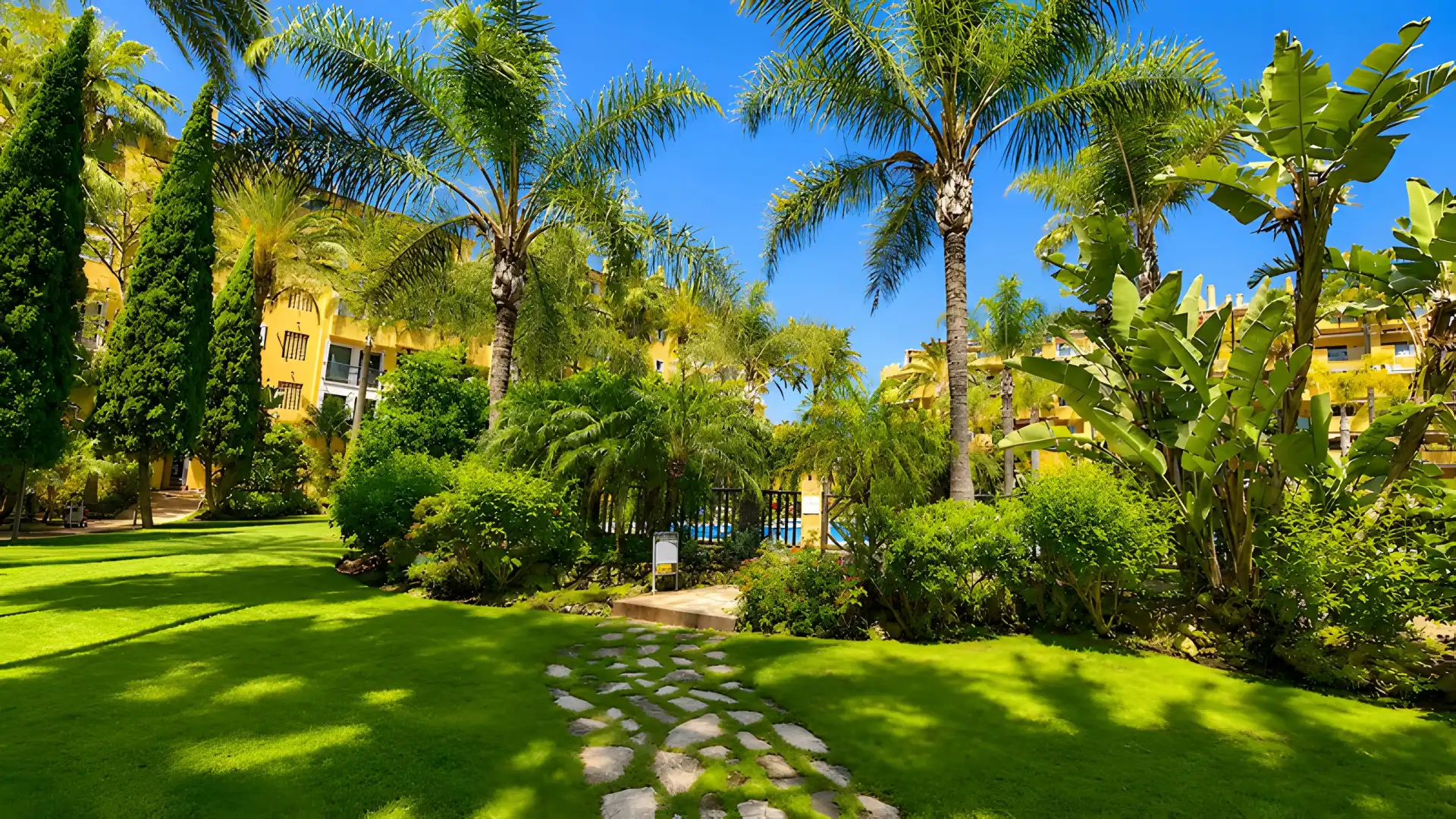 Jardín de Planta baja en venta en Marbella con Aire acondicionado, Terraza y Trastero
