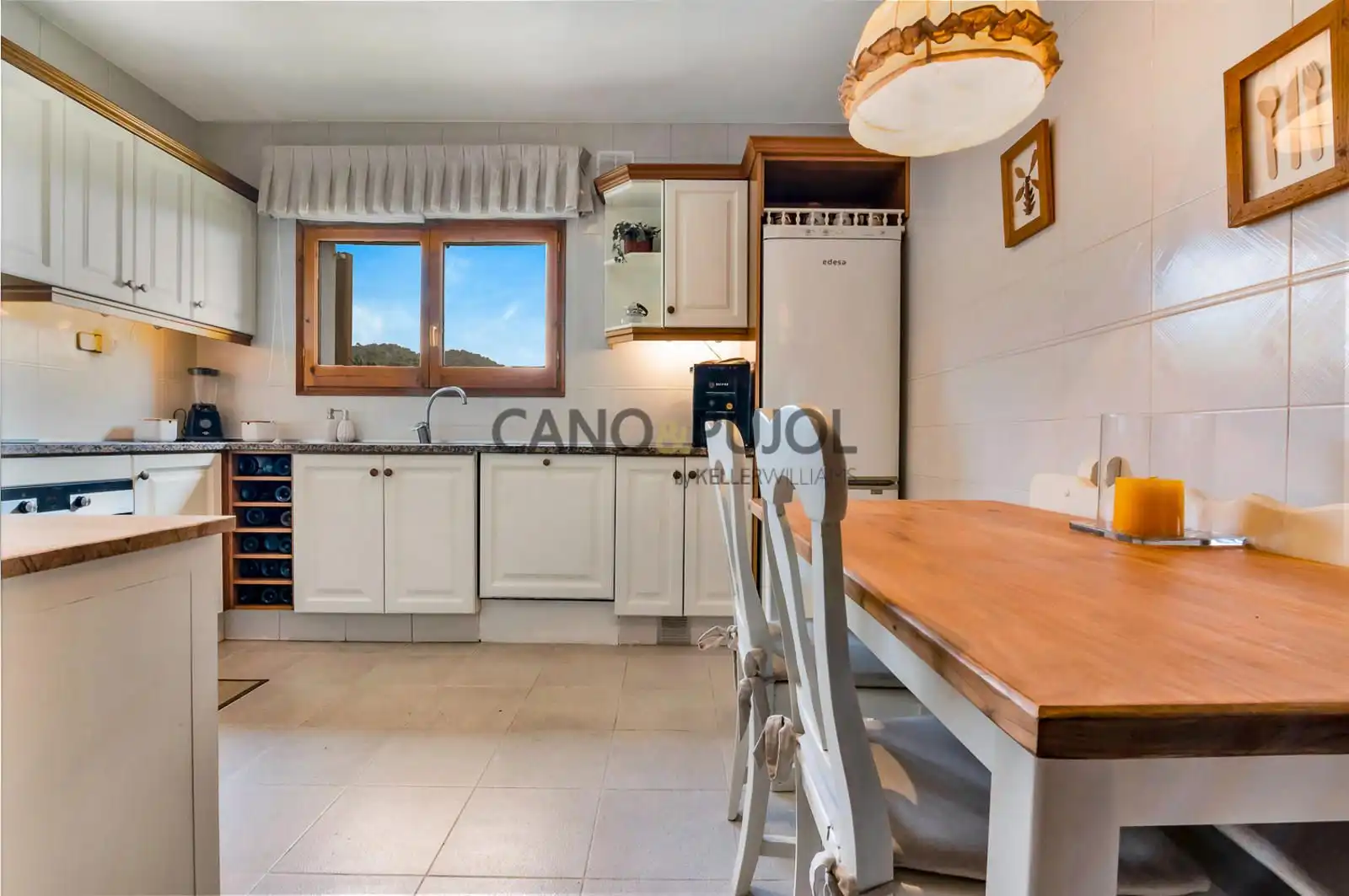 Cuina de Casa o xalet en venda en Bigues i Riells del Fai amb Aire condicionat, Calefacció i Terrassa