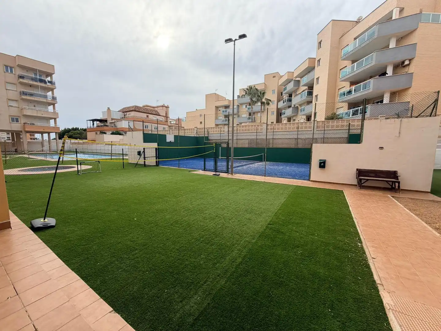 Terrasse von Wohnung zum Verkauf in Roquetas de Mar mit Klimaanlage, Möbliert und Gemeinschaftspool