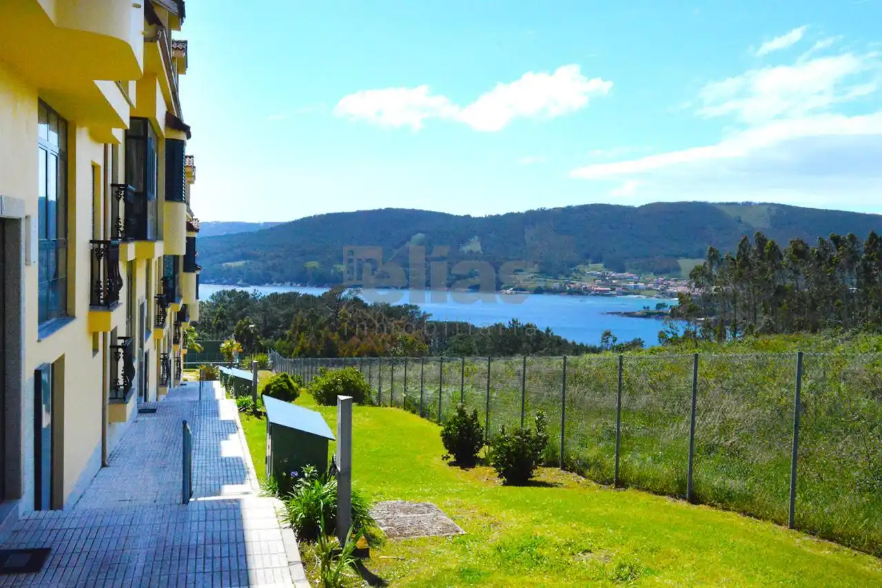 Terraza de Piso en venta en Cee con Piscina, Amueblado y Balcón
