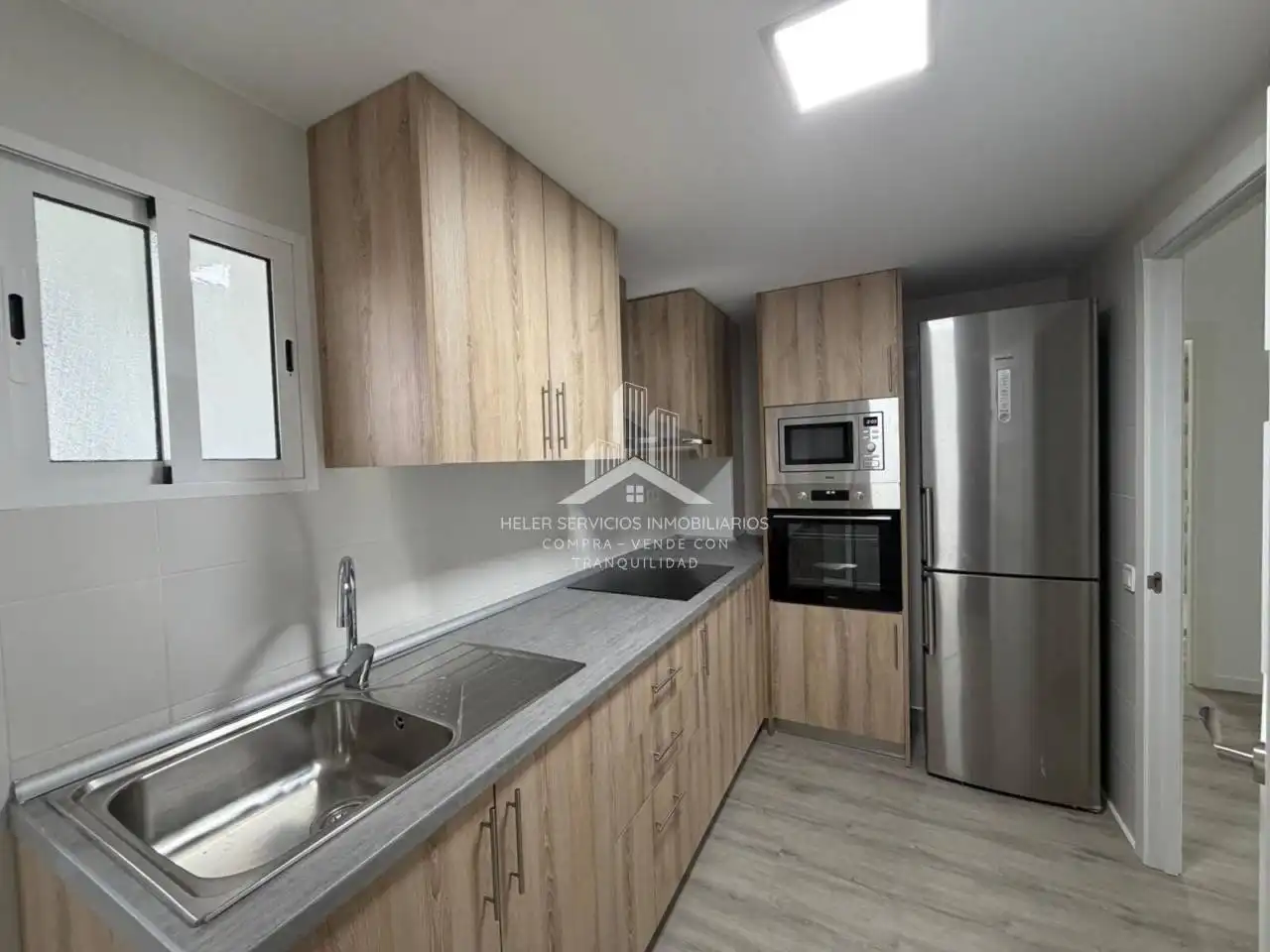 Wohnung zur Miete in Avenida Valencia, Ensanche - Río Júcar