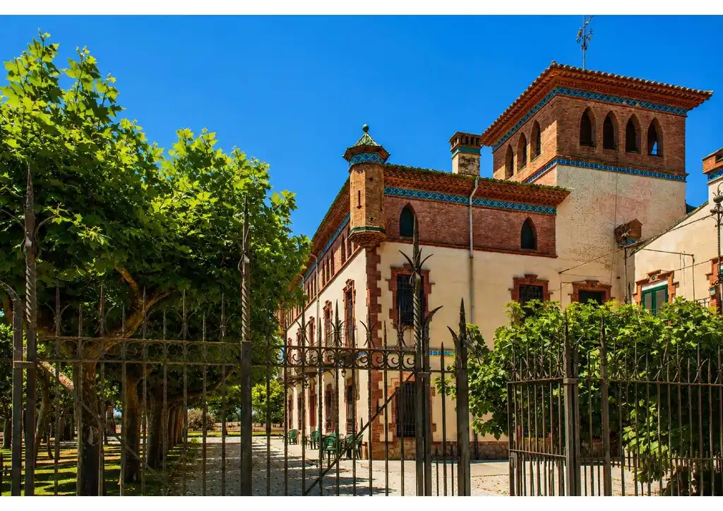 Vista exterior de Finca rústica en venta en Castelló d'Empúries con Terraza y Balcón