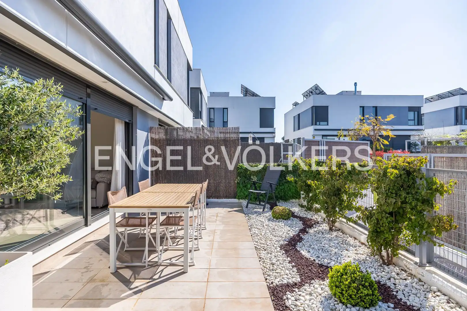 Terrace of Detached homes for sale in Mairena del Aljarafe  with Air Conditioner, Heating and Private garden