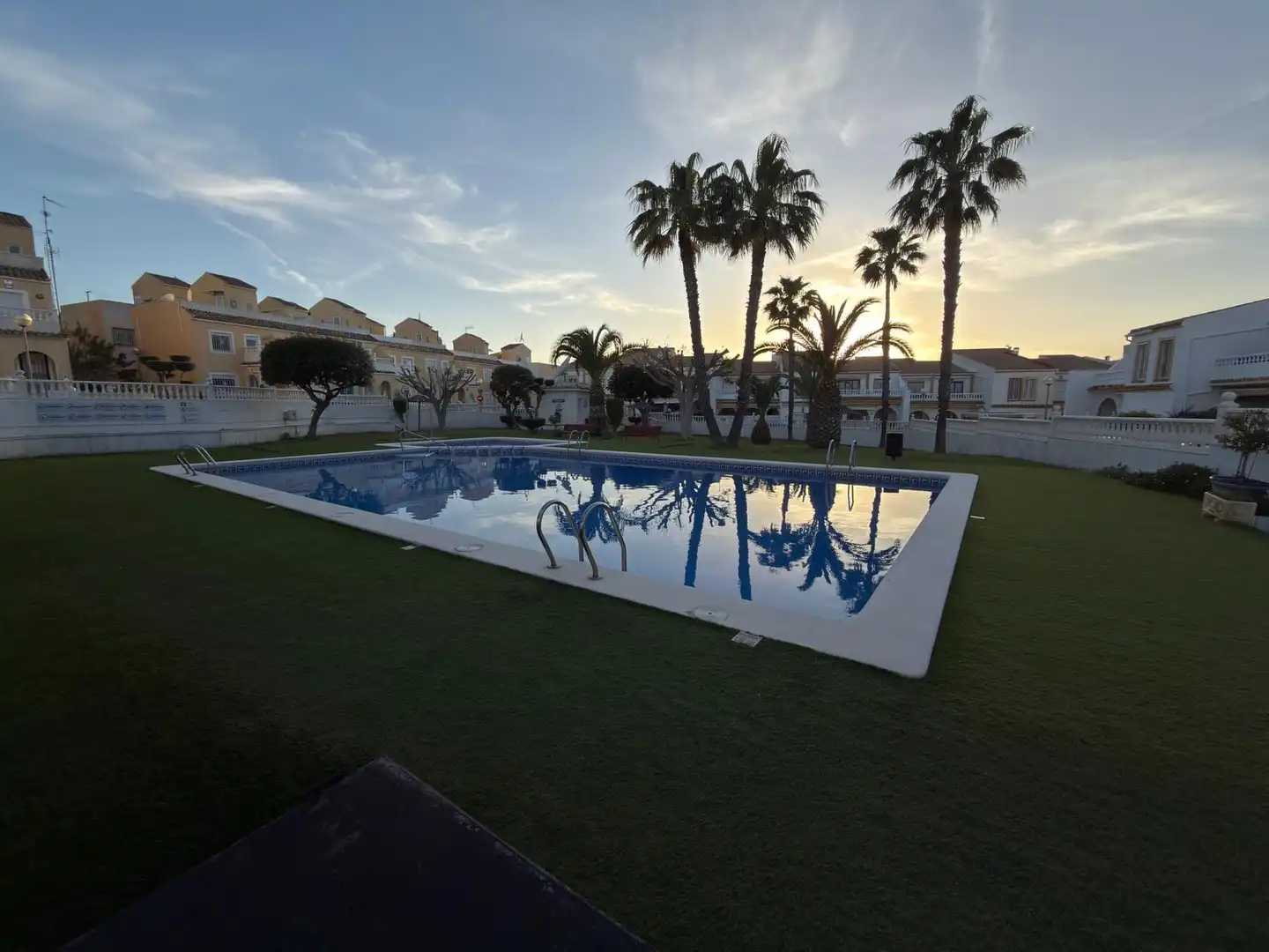 Piscina de Casa adosada en venta en Santa Pola con Aire acondicionado, Calefacción y Terraza