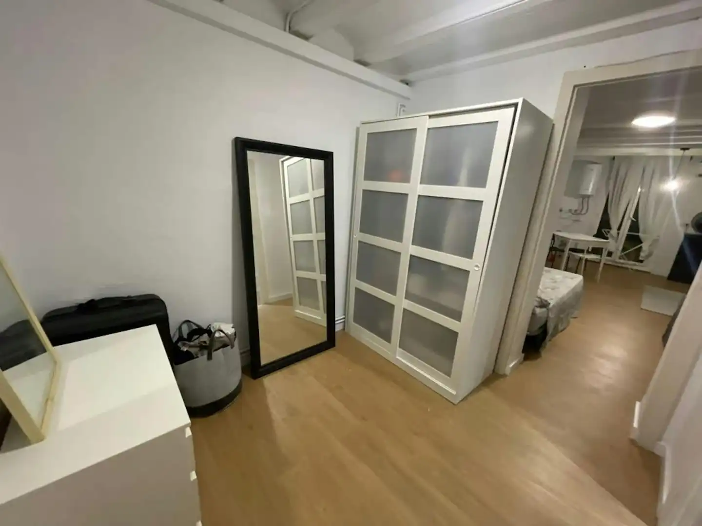 Habitación de Piso de alquiler en Barcelona con Aire acondicionado, Calefacción y Amueblado