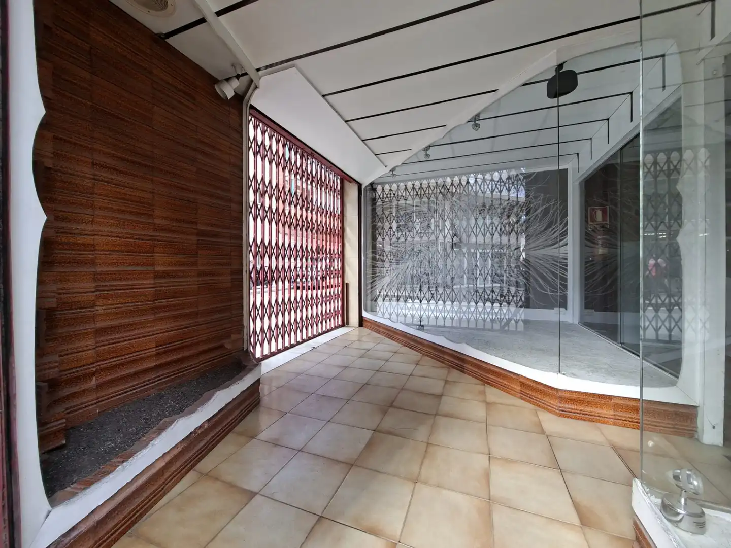 Commercial properties for sale in Cornellà de Llobregat