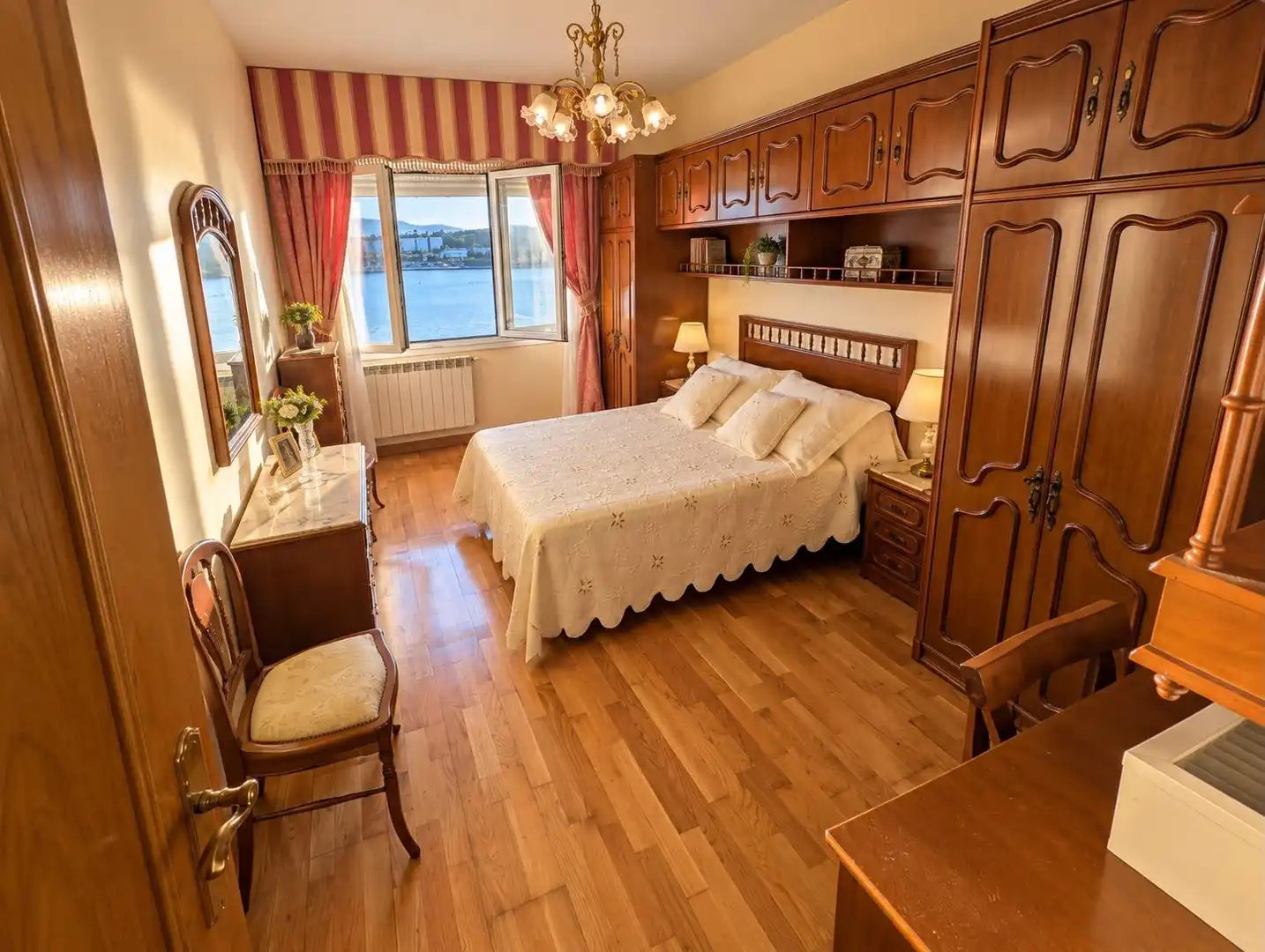 Habitación de Piso en venta en Ribadesella con Calefacción, Parquet y Terraza