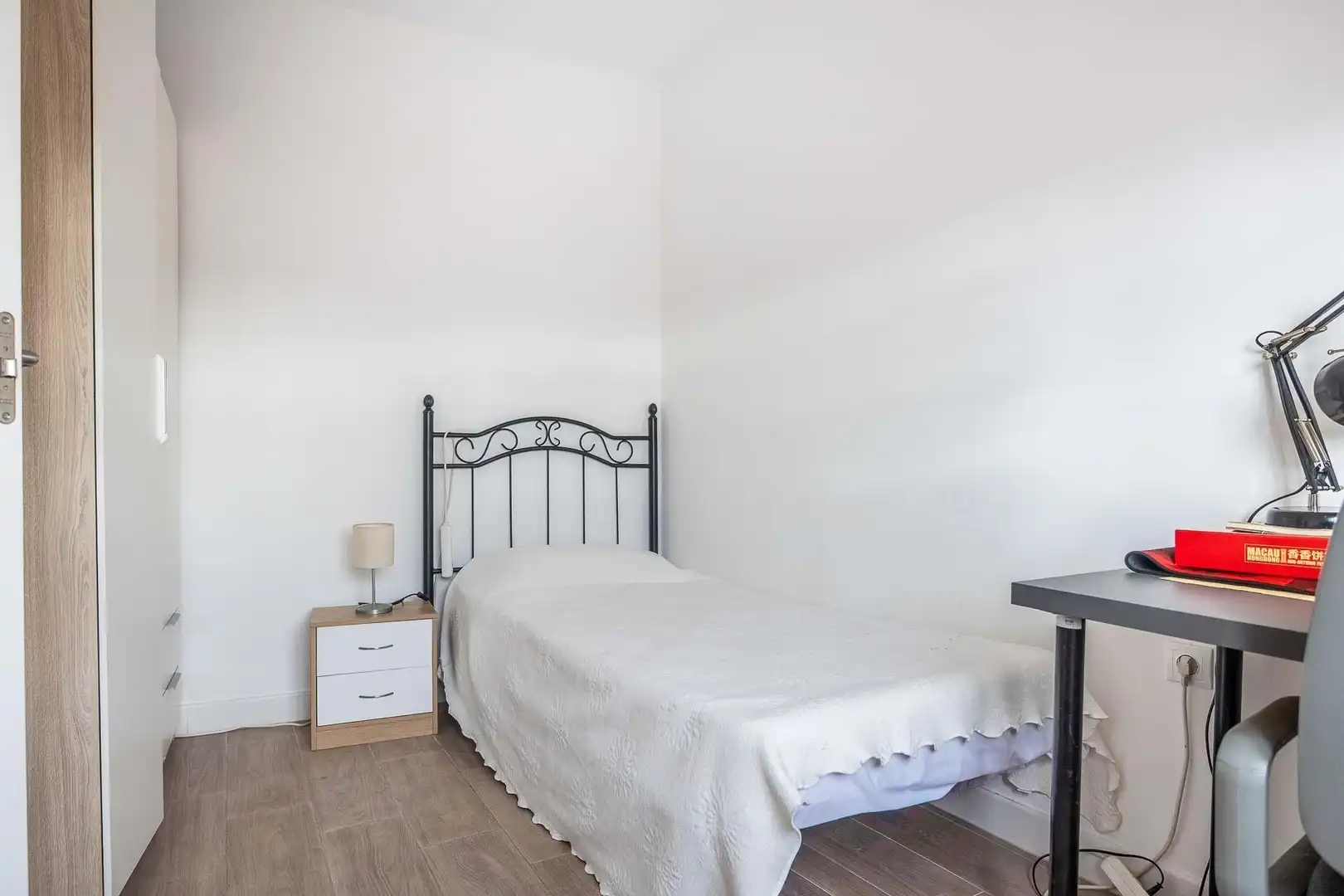 Bedroom of Flat for sale in Sevilla  with Air Conditioner, Terrace and Storage room