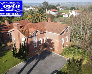 Vista exterior de Casa o xalet en venda en Ribamontán al Mar amb Jardí privat, Terrassa i Piscina