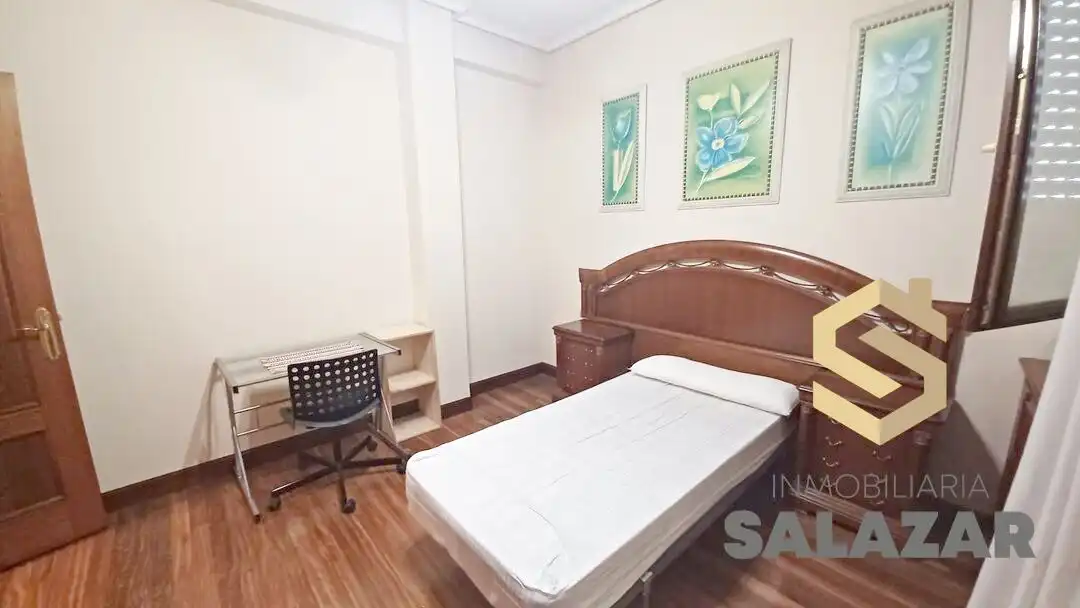 Bedroom of Flat for rent in Bilbao   with Heating