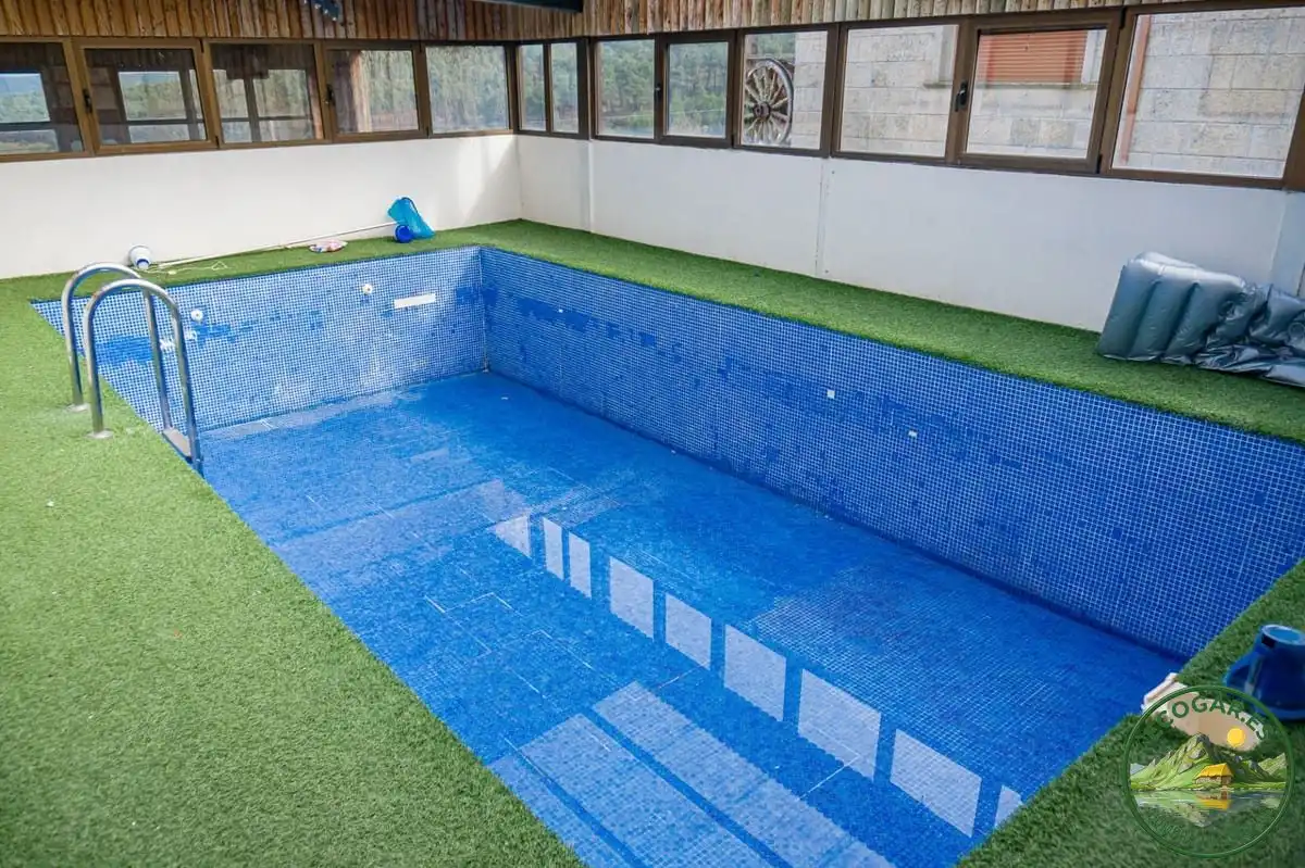 Piscina de Casa o chalet en venta en Villagatón con Aire acondicionado, Calefacción y Jardín privado