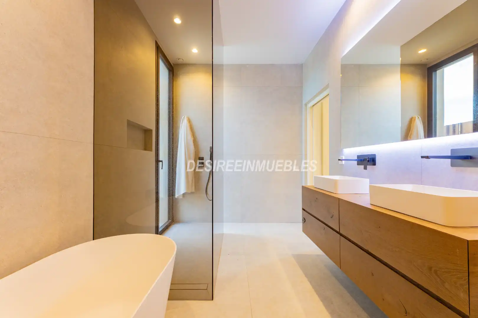 Baño de Casa o chalet en venta en Godella con Aire acondicionado, Calefacción y Jardín privado