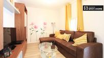 Living room of Flat to rent in  Madrid Capital  with Air Conditioner, Heating and Furnished