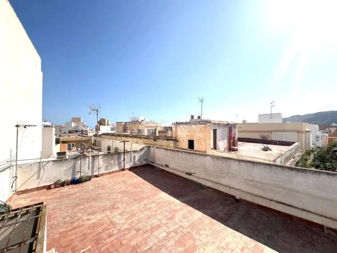 Terraza de Casa adosada en venta en Almería con Terraza