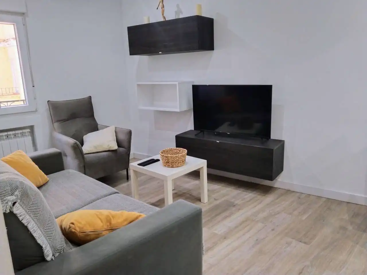 Living room of Flat for rent in Burgos  with Heating and Furnished