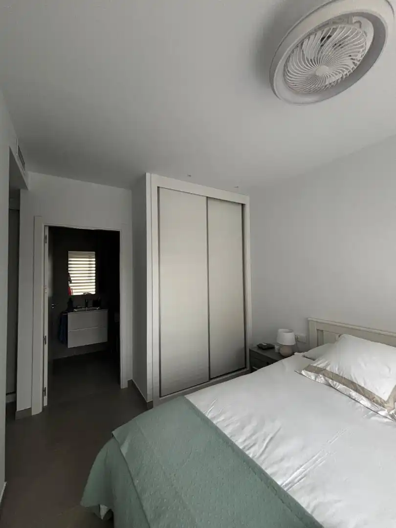 Habitación de Piso de alquiler en El Campello con Aire acondicionado, Calefacción y Terraza