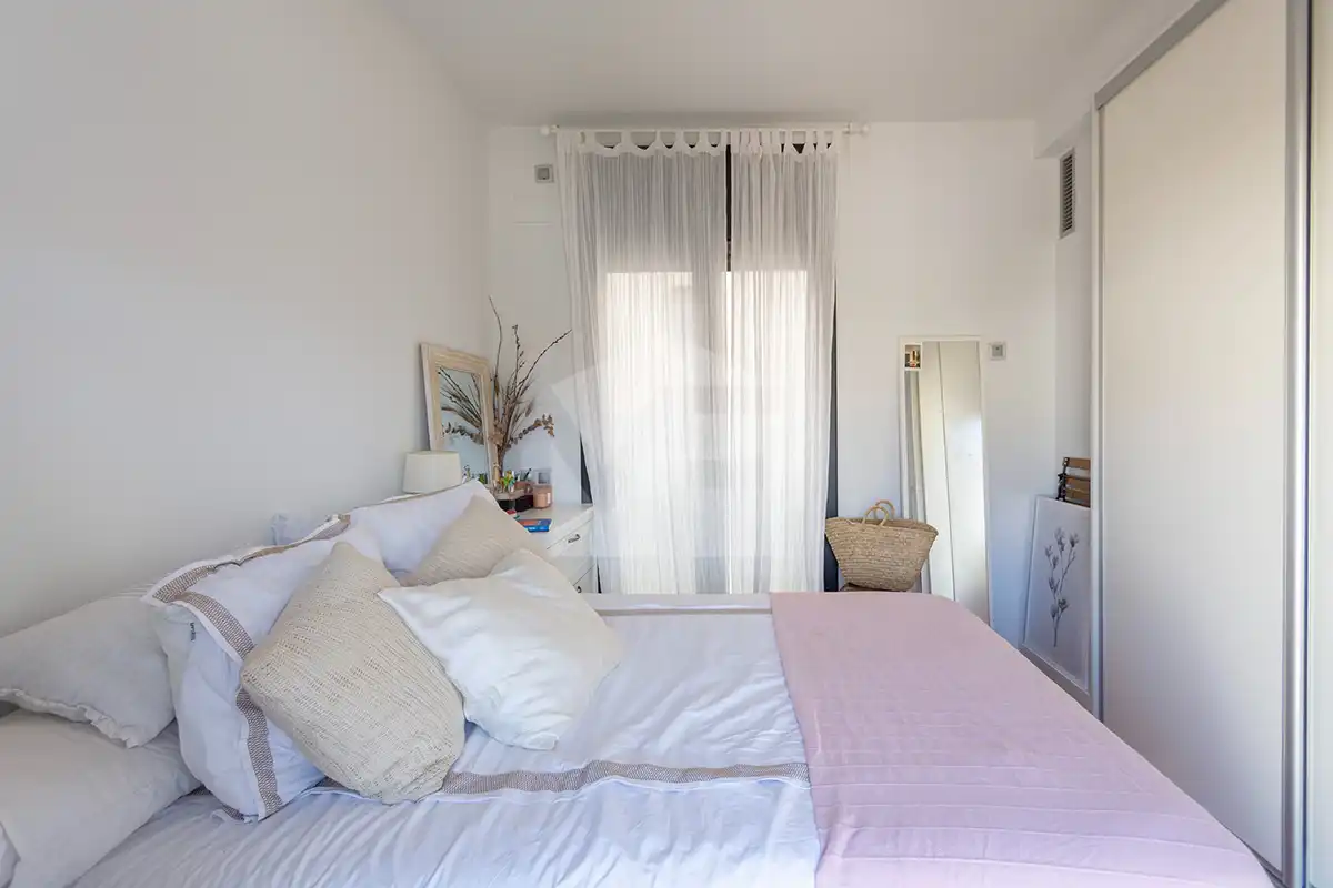 Bedroom of Flat for sale in Barcelona  with Air Conditioner and Heating