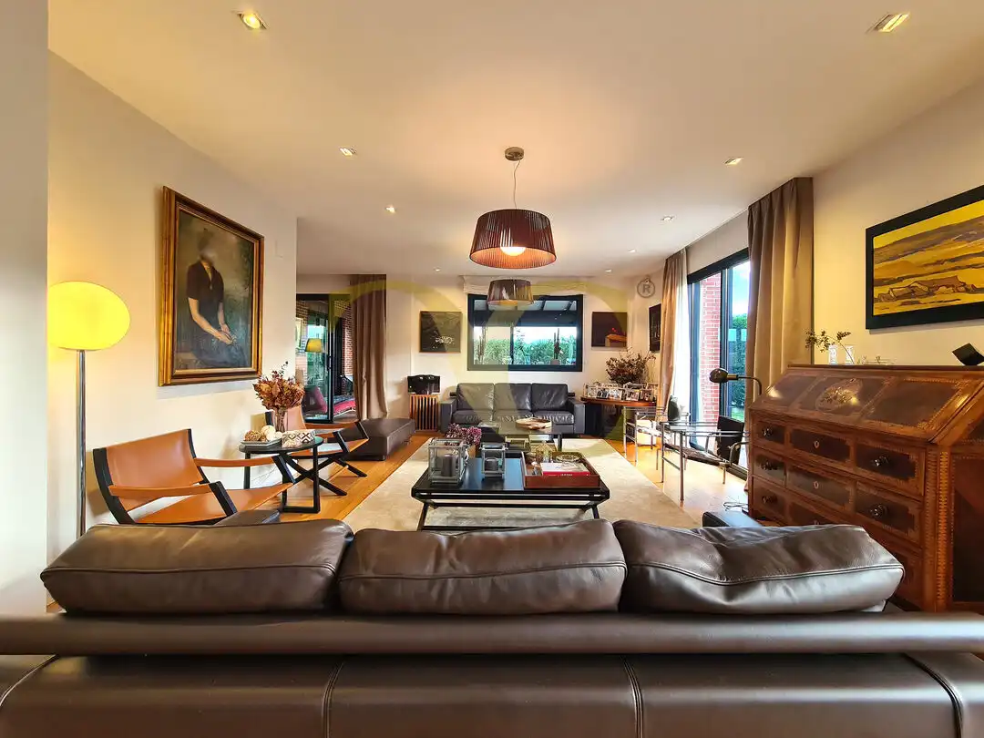 Sala de estar de Casa o chalet en venta en Siero con Calefacción, Jardín privado y Trastero