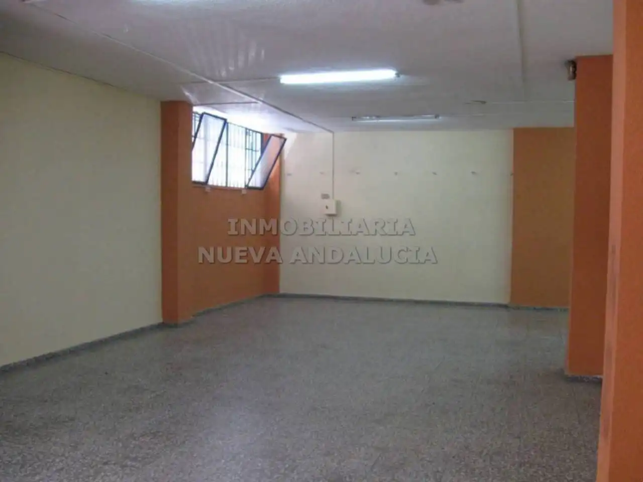 Local comercial de lloguer a Nueva Andalucía, imagen 2
