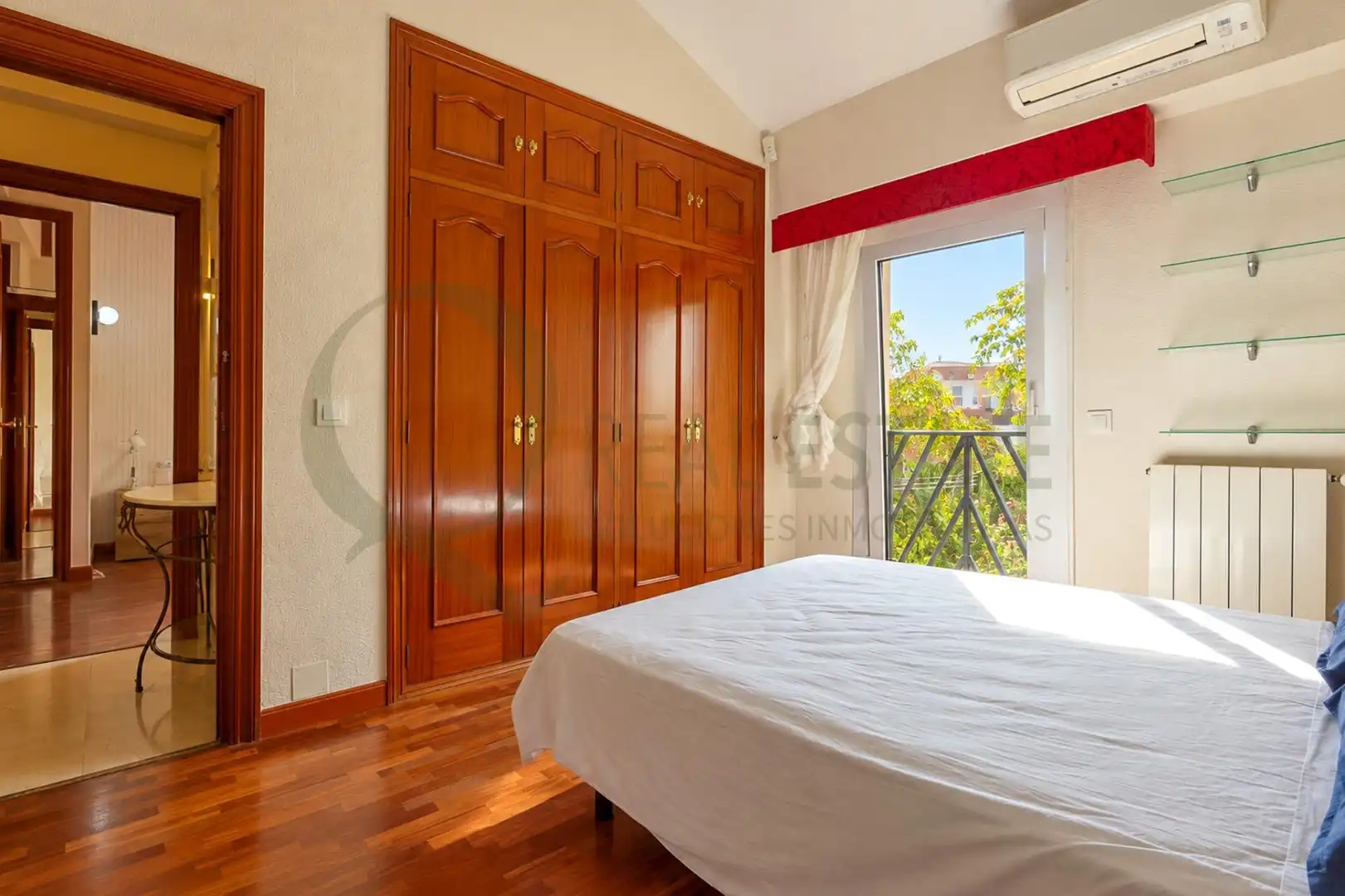 Schlafzimmer von Haus oder Chalet zum Verkauf in Alicante / Alacant mit Klimaanlage, Heizung und Privatgarten