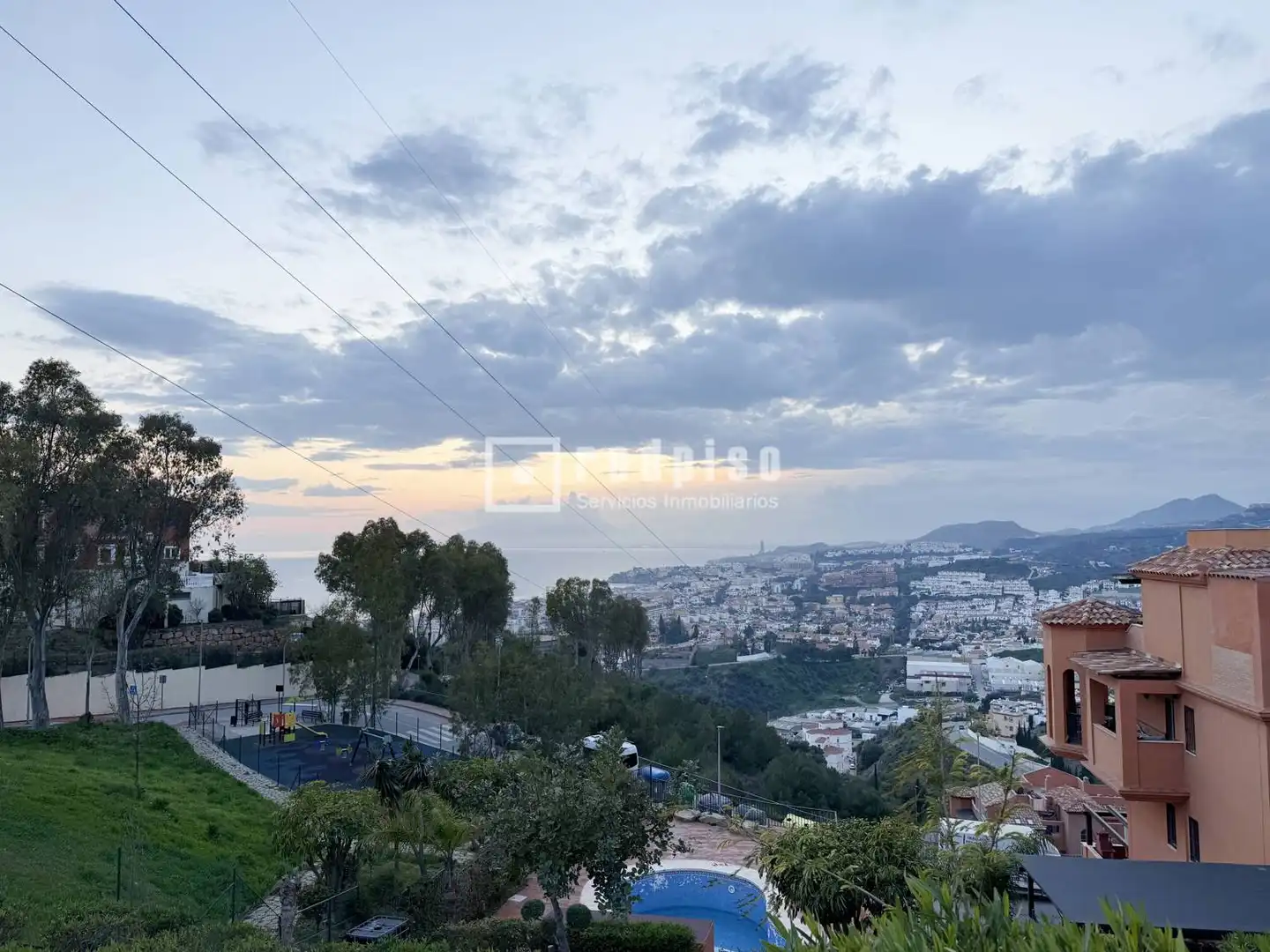 Außenansicht von Wohnung zum Verkauf in Rincón de la Victoria mit Klimaanlage, Privatgarten und Terrasse