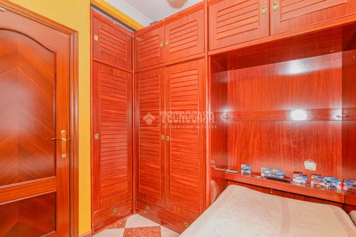 Habitación de Piso en venta en Lucena con Aire acondicionado, Amueblado y Balcón