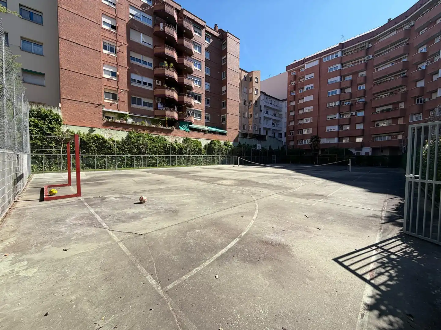 Aparcament de Pis de lloguer en  Logroño amb Calefacció, Jardí privat i Traster