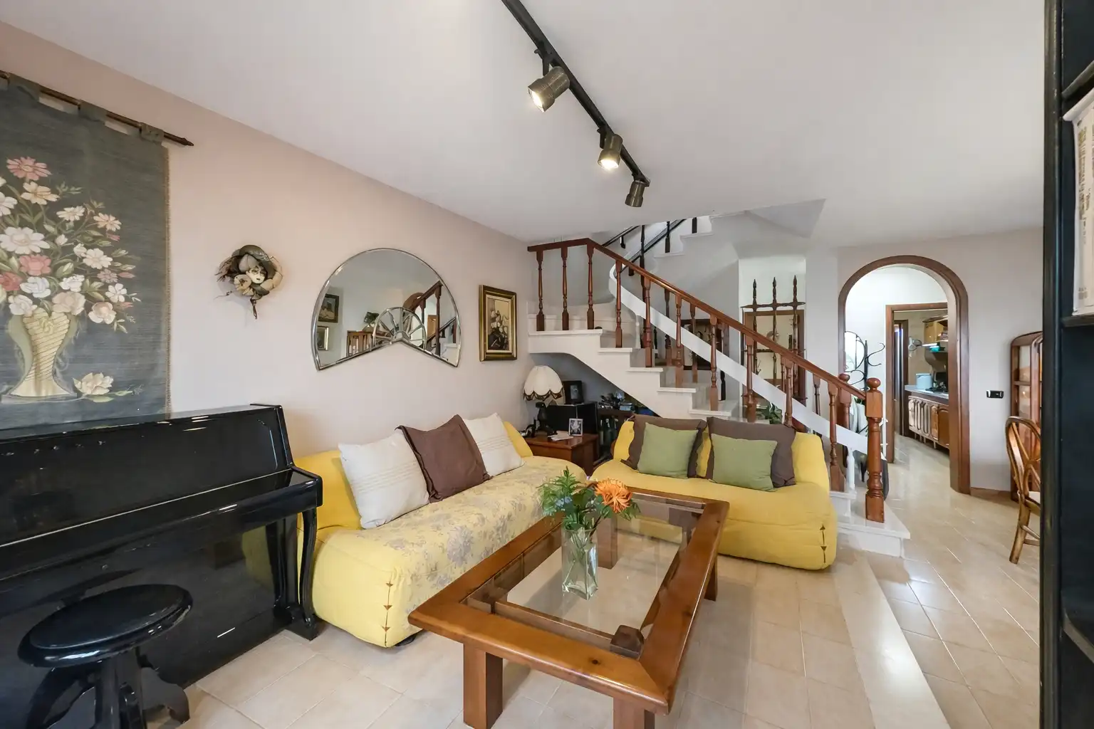 Wohnzimmer von Einfamilien-Reihenhaus zum Verkauf in Adeje mit Privatgarten, Terrasse und Möbliert