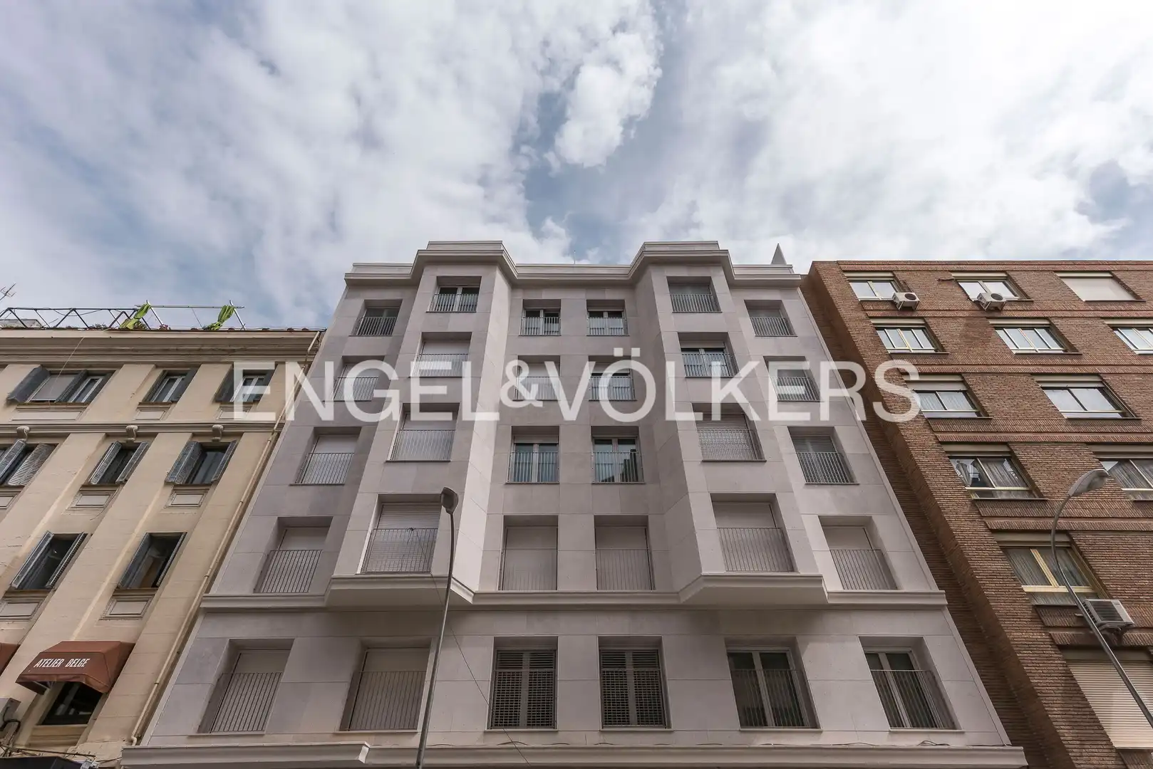 Vista exterior de Àtic de lloguer en Madrid amb Aire condicionat, Calefacció i Terrassa