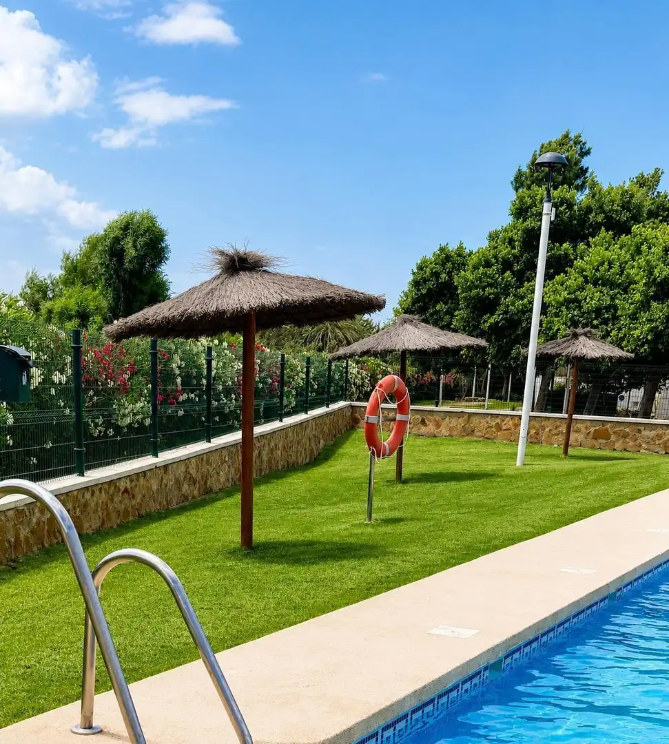 Piscina de Ático en venta en Almería con Aire acondicionado, Calefacción y Jardín privado