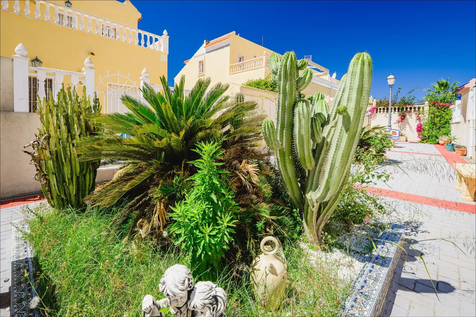Jardín de Casa adosada en venta en Orihuela con Aire acondicionado, Calefacción y Jardín privado