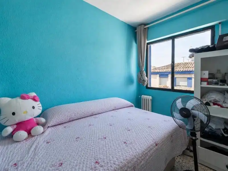 Habitación de Piso en venta en Granada con Calefacción