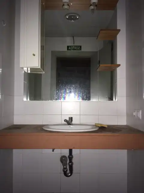 Badezimmer von Fabrikhallen zur Miete in Salt