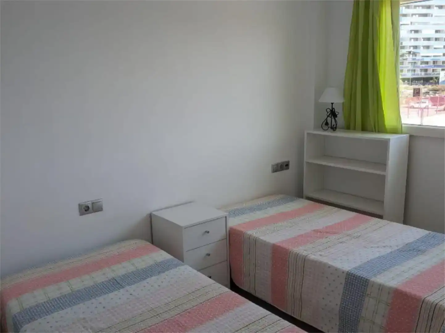 Schlafzimmer von Wohnungen zur Miete in El Campello mit Klimaanlage und Schwimmbad