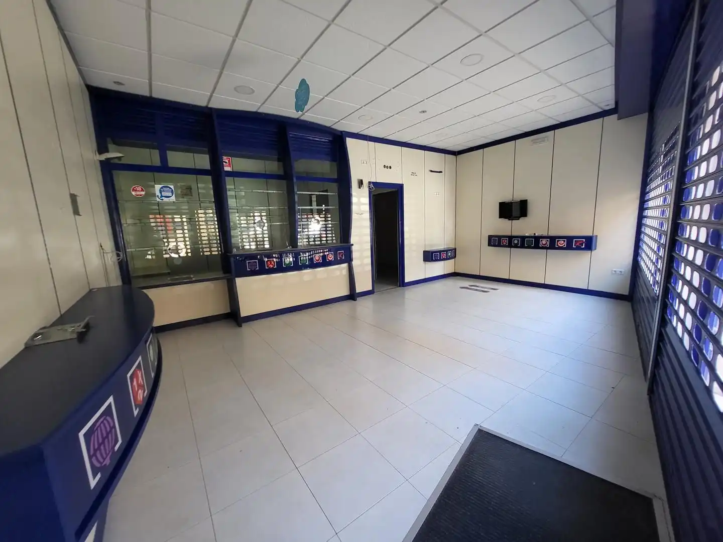 Local en venta en San Clemente con Aire acondicionado