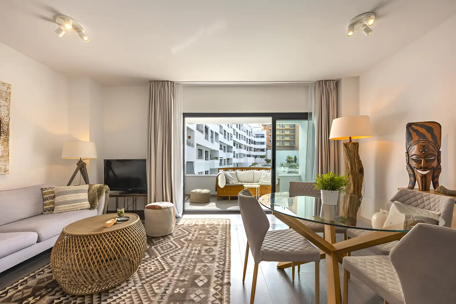 Apartament amb piscina en venda a Estepona Pueblo, imagen 2