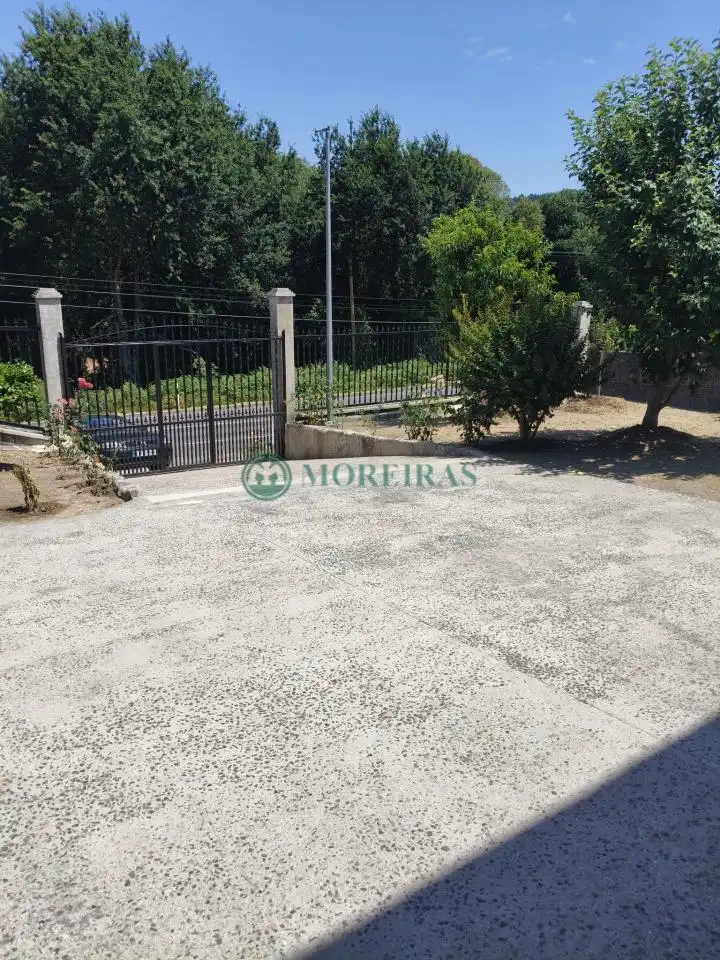 Vista exterior de Casa o xalet en venda en Maside amb Jardí privat